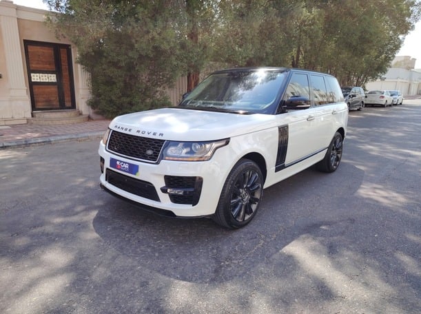 Used 2016 Range Rover Vogue SE for sale in Dammam